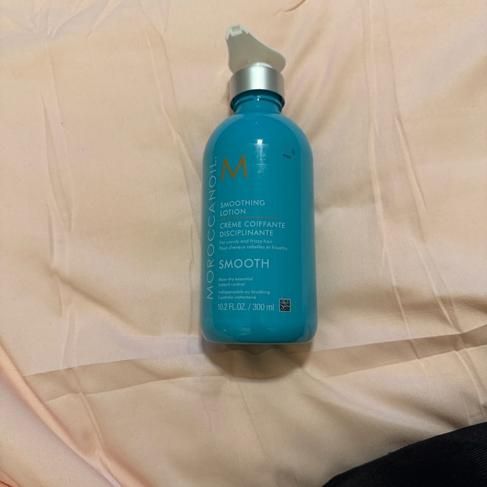 Moroccanoil Smooth Lotion in Blue